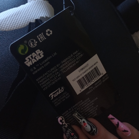 Funko Darth Vader 11.5" Mini Backpack - Picture 3 of 3